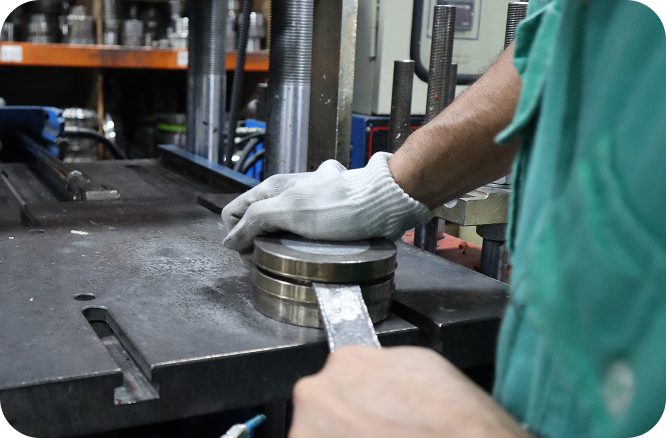 Técnicos de Empaquetaduras y Empaques en planta
